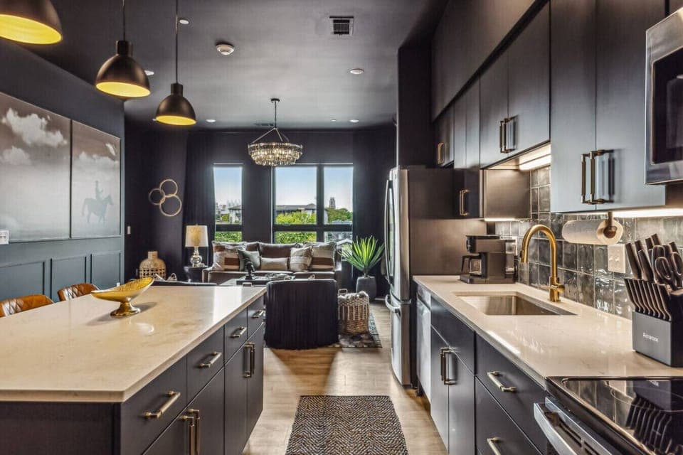 Let Er Buck Kitchen
