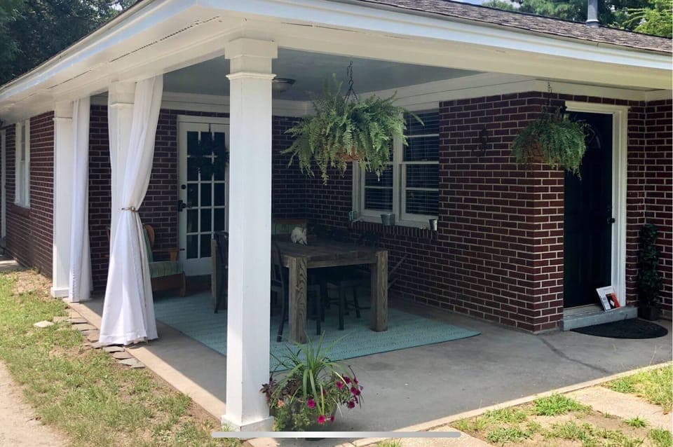 Front of the house 