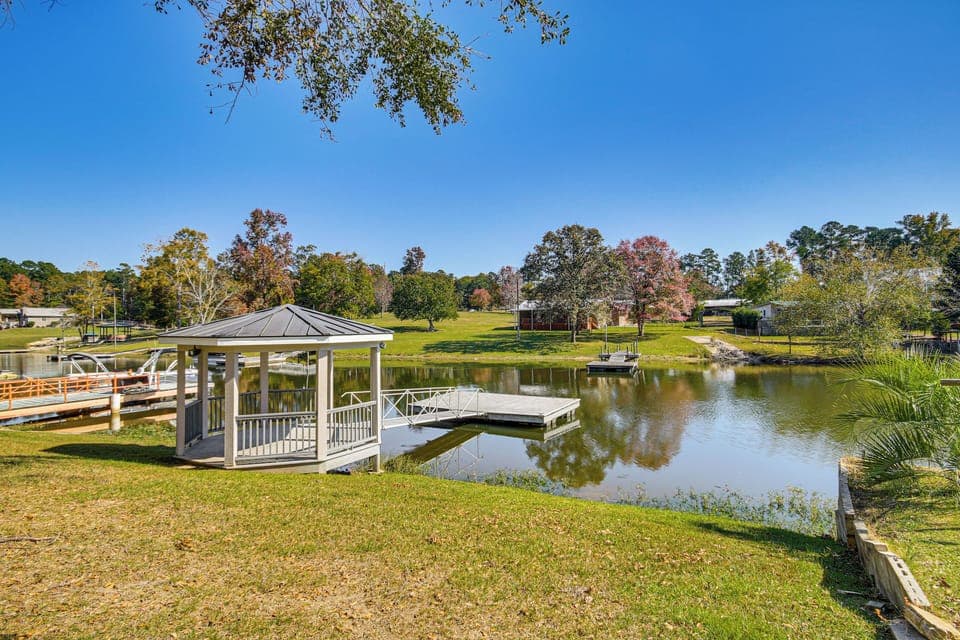 Prosperity Vacation Rental | 4BR | 3BA | 1,344 Sq Ft | 1 Step Required