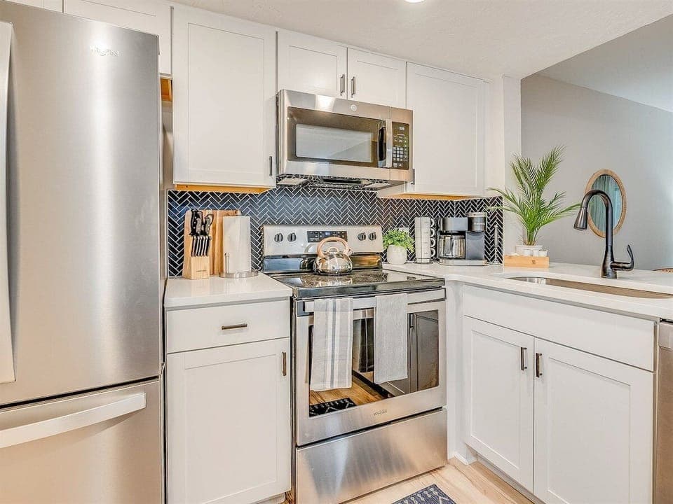 Full Kitchen