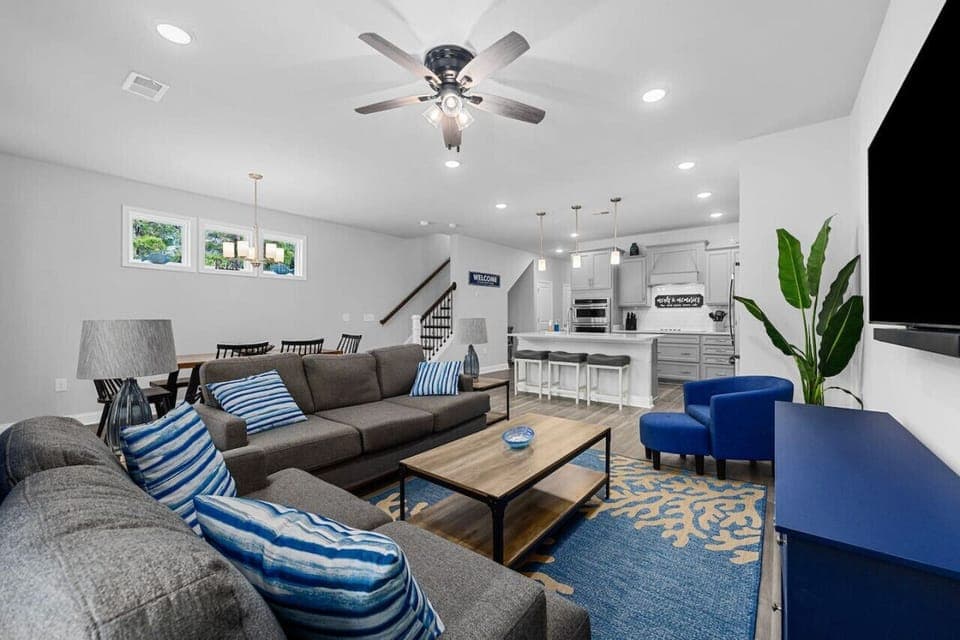 Open Concept Main Level