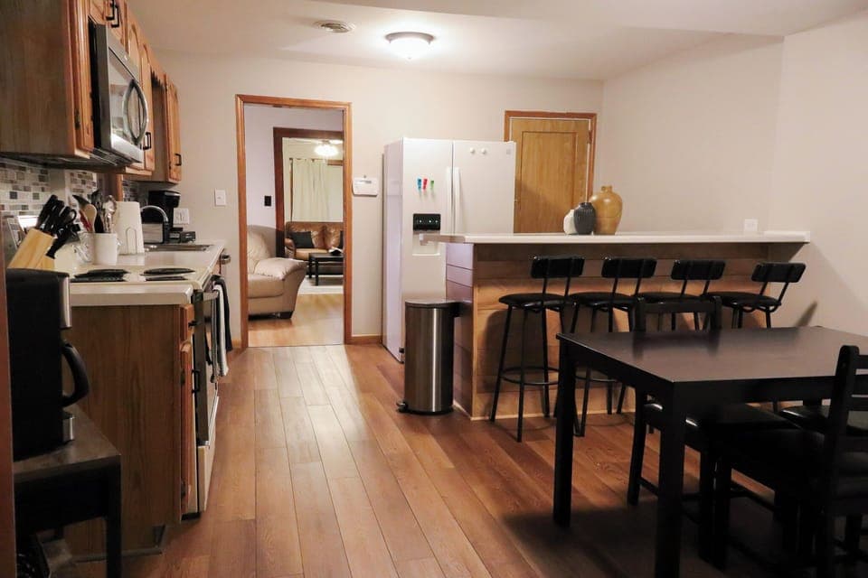 Airbnb 75 25
