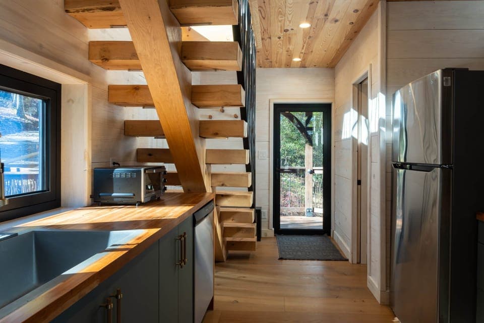 Hylo Treehouse--4