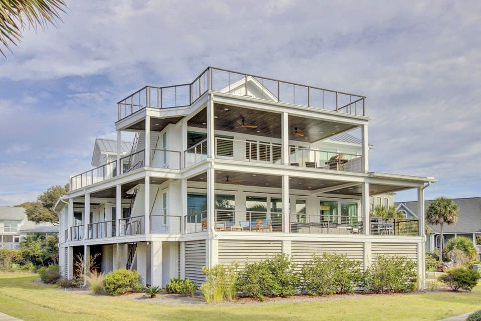 Welcome to 7 Beachwood East!