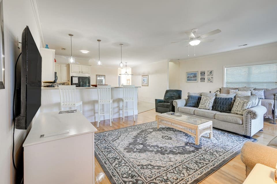 Living Space | 1st Floor | Free WiFi | Central A/C & Heating