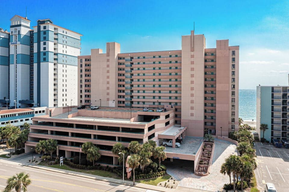 Resort with Parking Garage Access