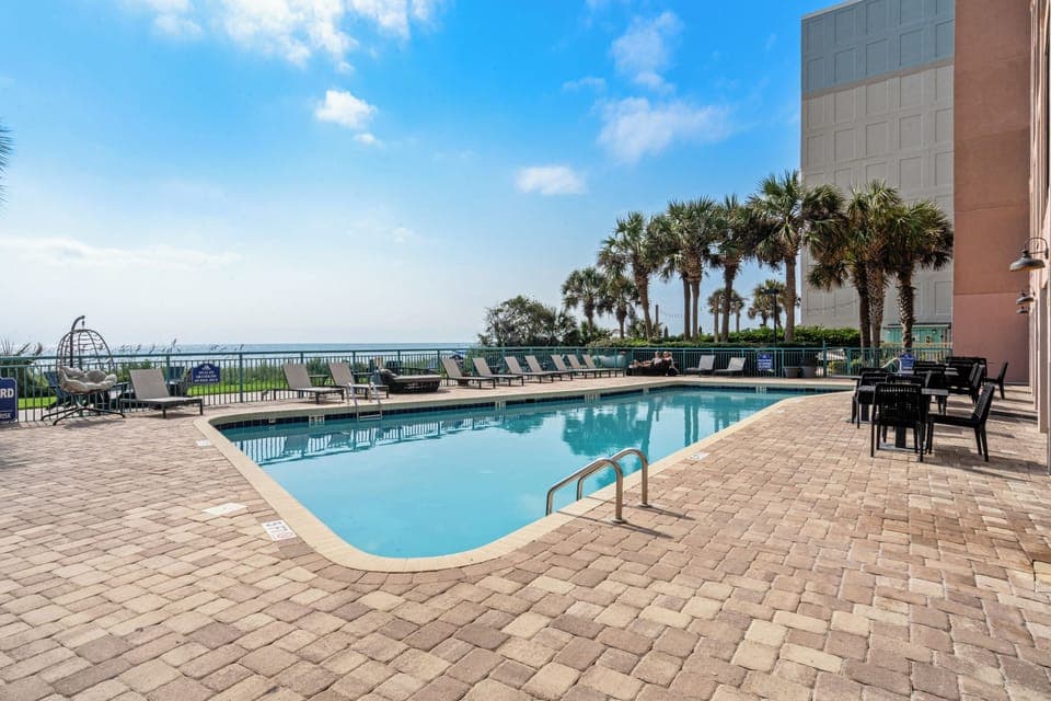 Oceanfront Pool