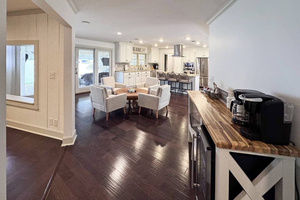 Enjoy the fully stocked coffee bar and informal seating / eating area