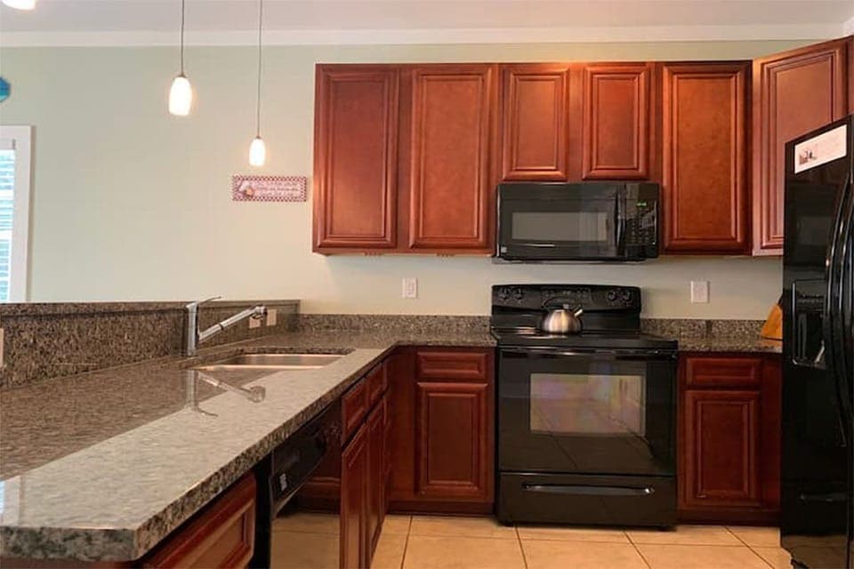 Full Kitchen