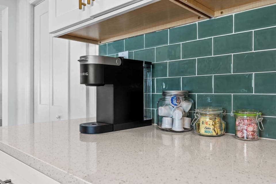 We provide starter kcups for you!