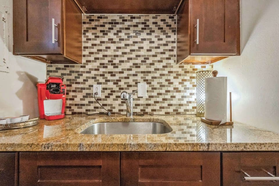 Full kitchen