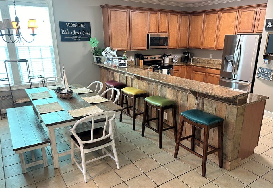 Lots of seating for family meals!