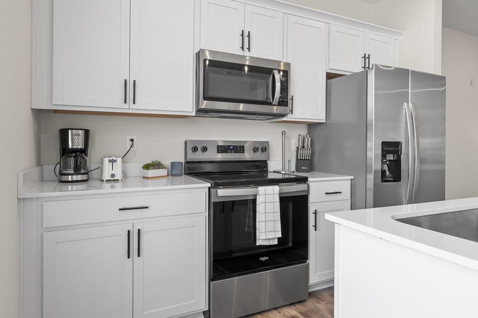 Full kitchen