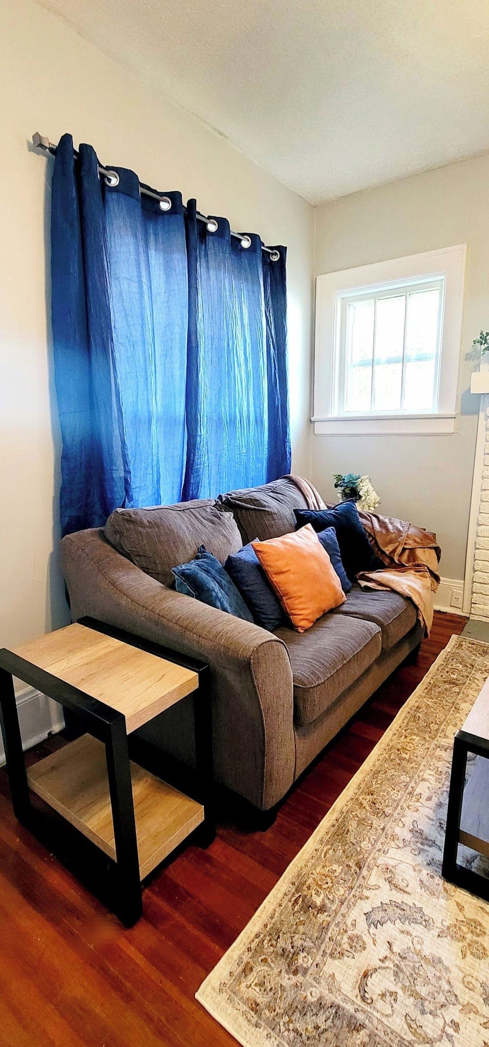 Living Room-
Smart TV
Reading Materials
Games
Wifi