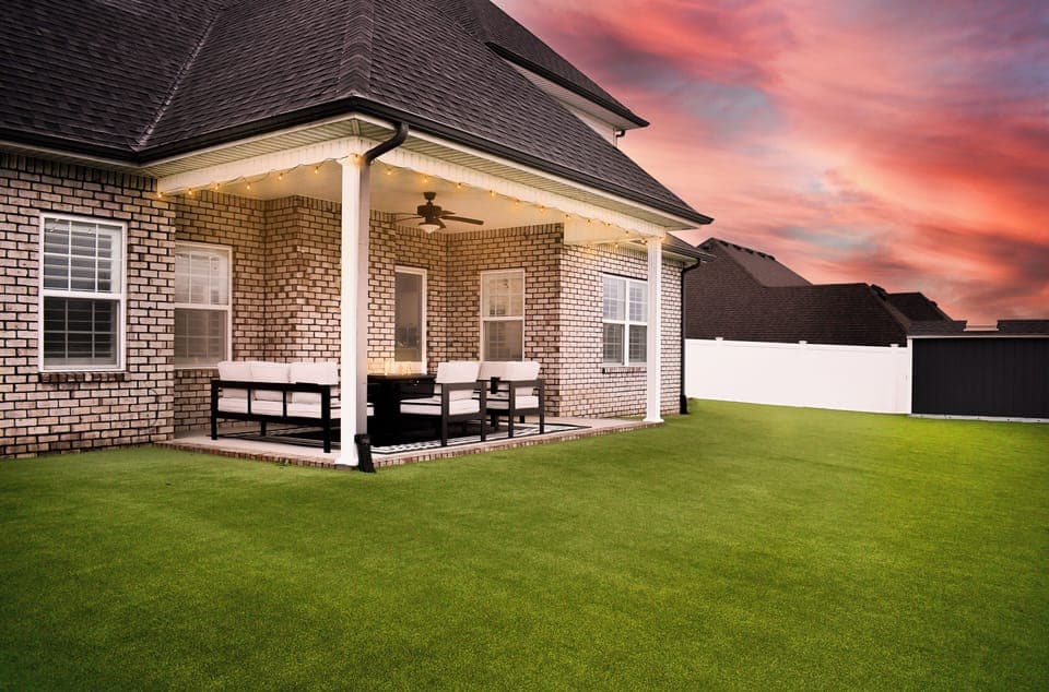 Private backyard with turf grass. Fully fenced.