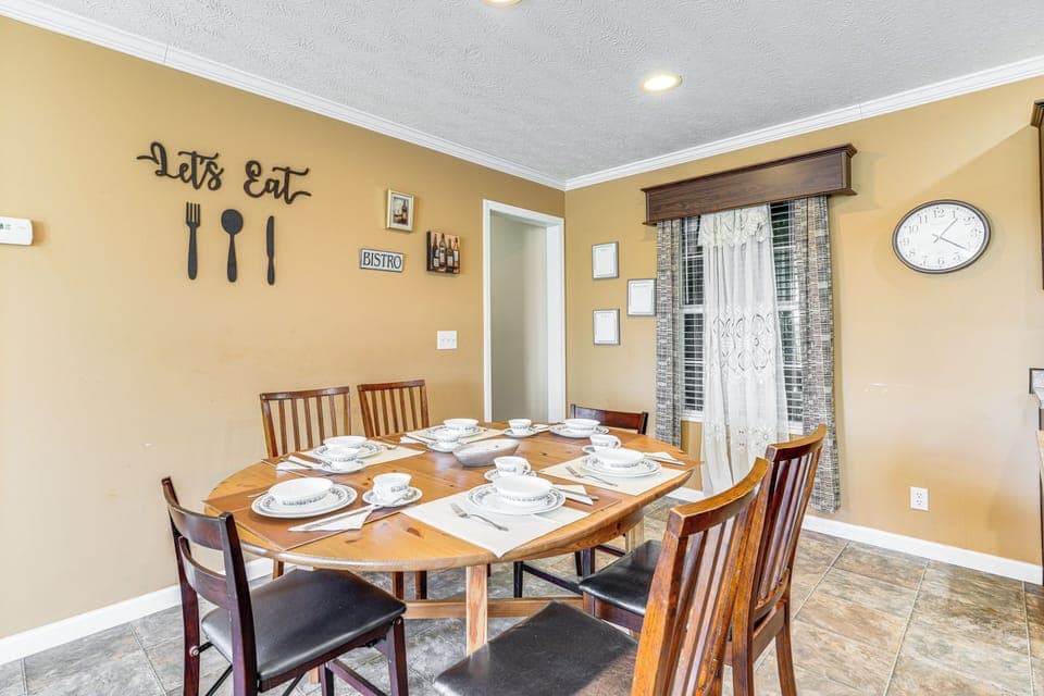 Dining Room | Dining Table
