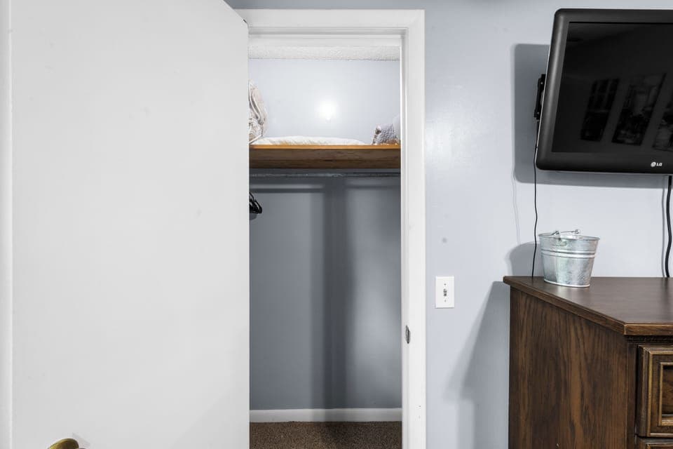 2nd bedroom closet