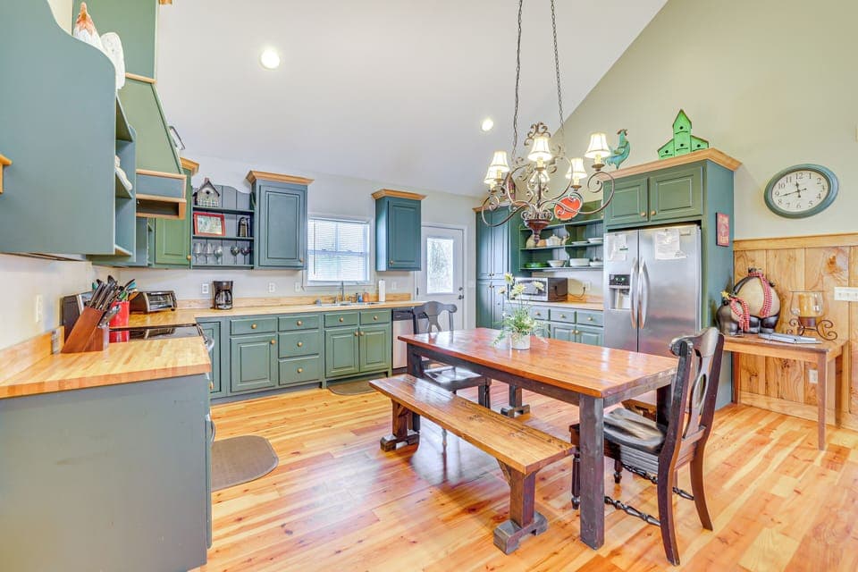 Kitchen | Cooking Basics | Dining Area