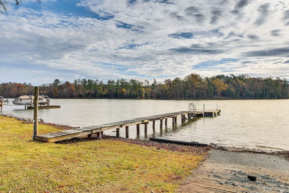 Prosperity Vacation Rental | 3BR | 2BA | 3 Steps Required | 1,650 Sq Ft
