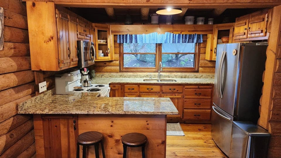 Full kitchen
