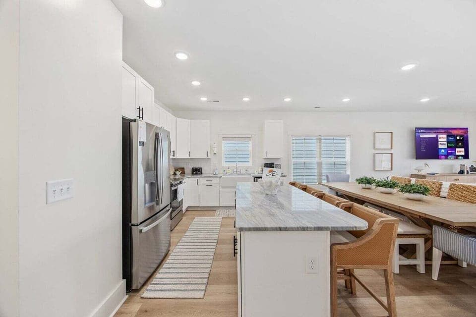 Bright and open with plenty of counter space—cooking here feels effortless and fun!