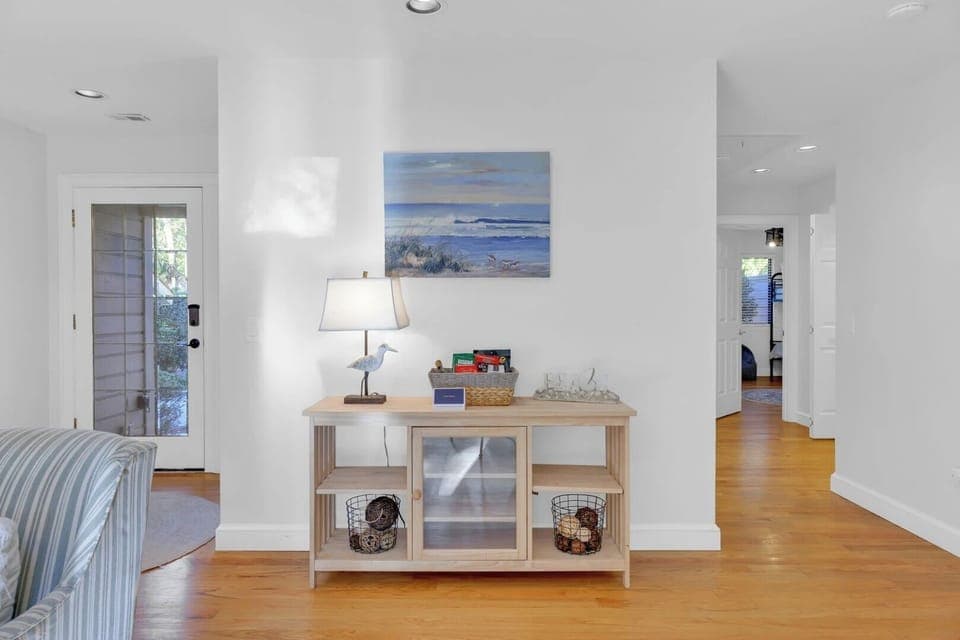 19 Dewberry Lane - Entry Foyer
