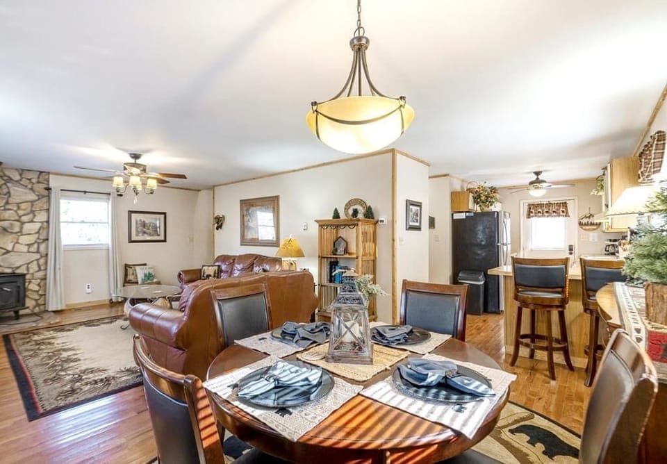 Dining Area--- Open Floor Plan