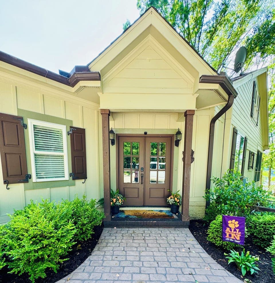Double Door Entry, easy access to main level of home.
