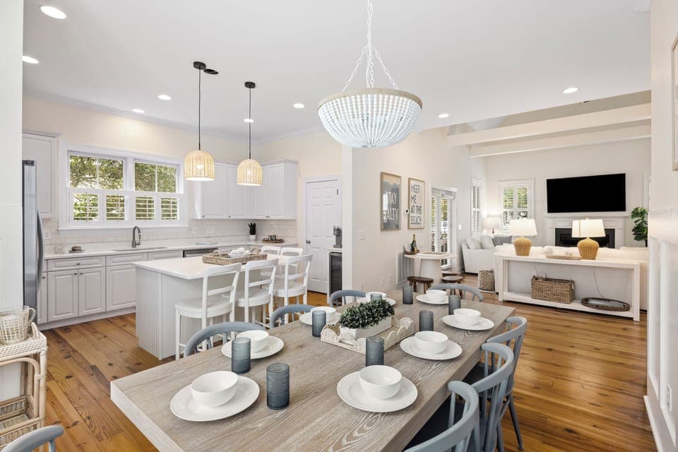 Open concept, fully renovated home on Seabrook