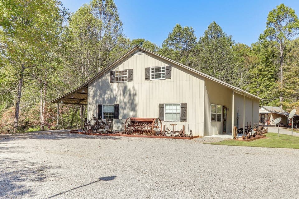 Englewood Vacation Rental | 2BR | 2BA | 1,318 Sq Ft | Stairs Required