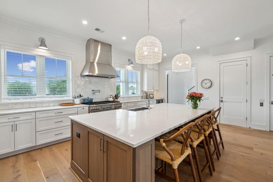 Kitchen Island w/ 4 Stools