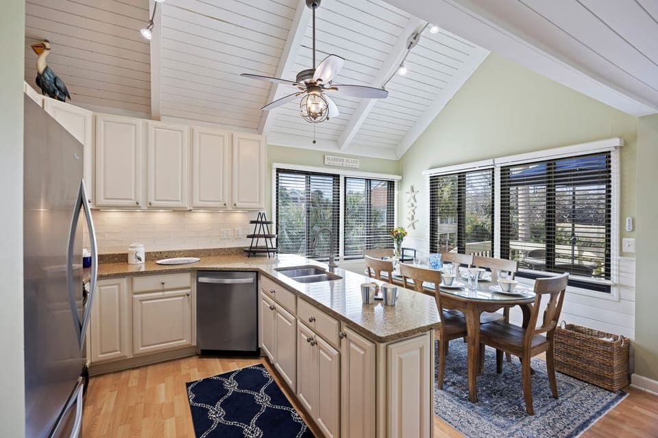 Fully equipped kitchen