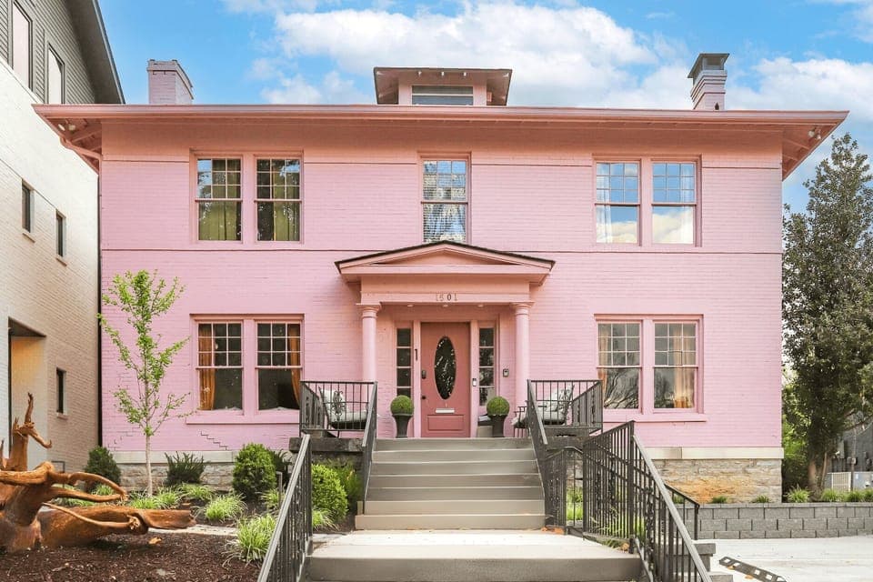 Stay at The Pink House on Music Row! 2 Side-by-Side Homes