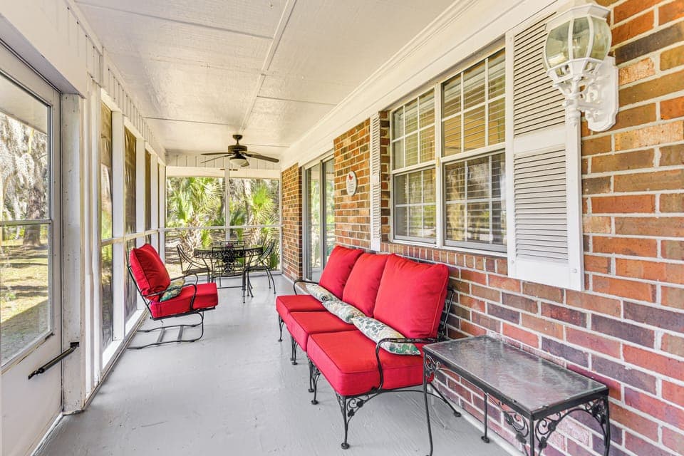 Screened-In Patio