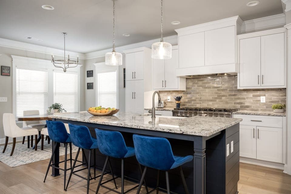 🍽️ A chef’s dream kitchen – where function meets sophistication.