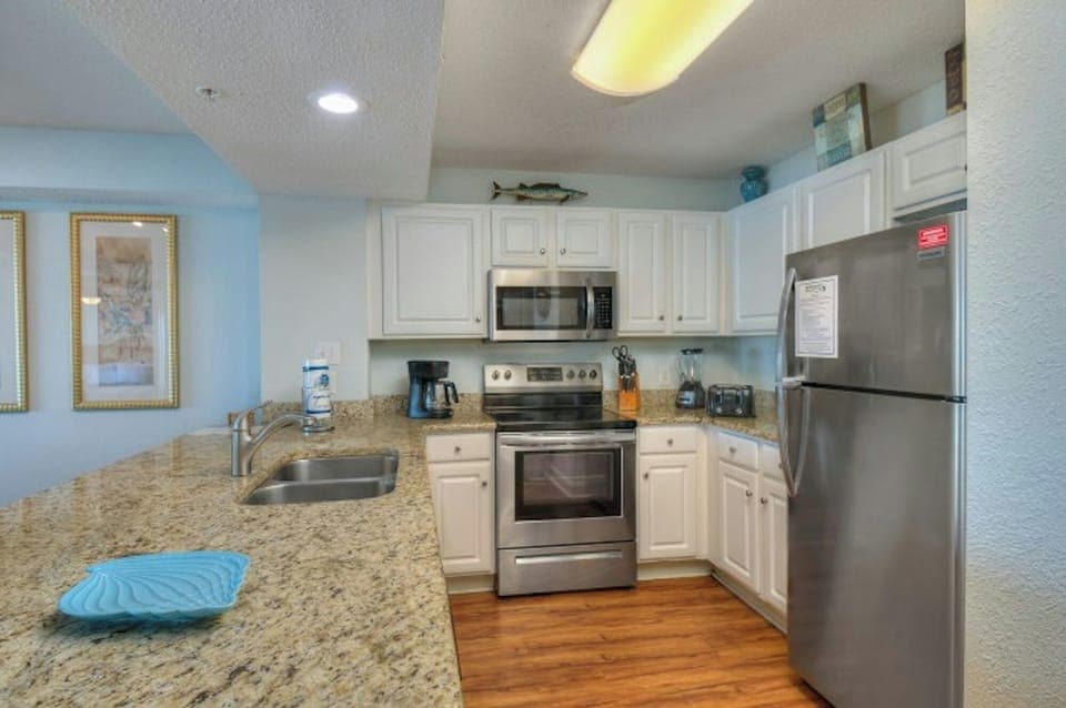 All modern appliances to make meal preparation a breeze.
