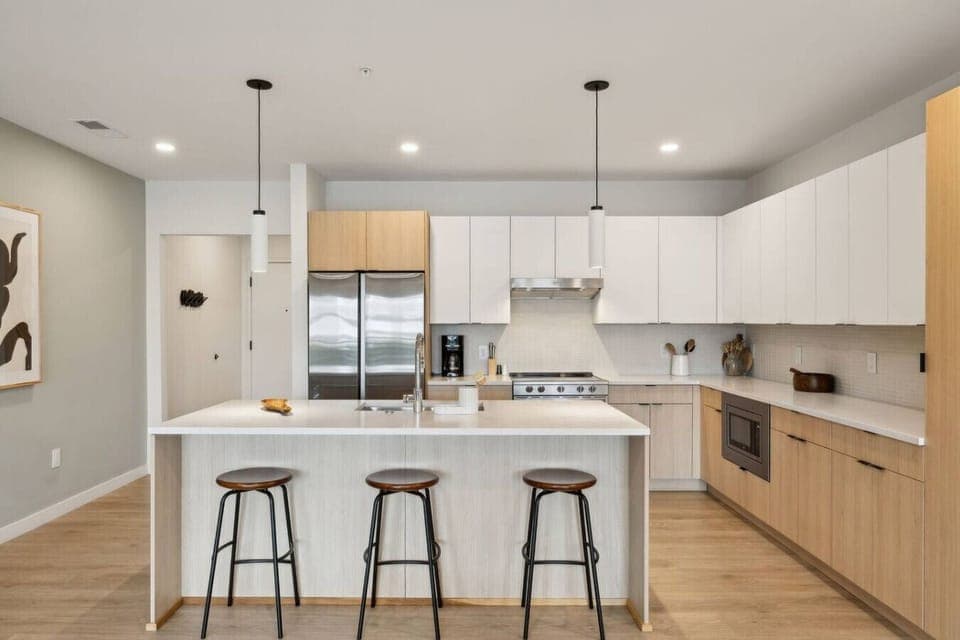 Fully equipped kitchen with Keurig and everything you need to make a home cooked meal