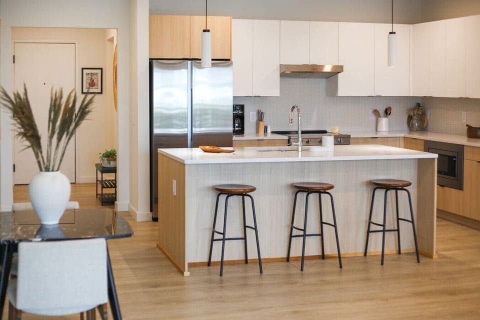 Fully equipped kitchen with Keurig and everything you need to make a home cooked meal