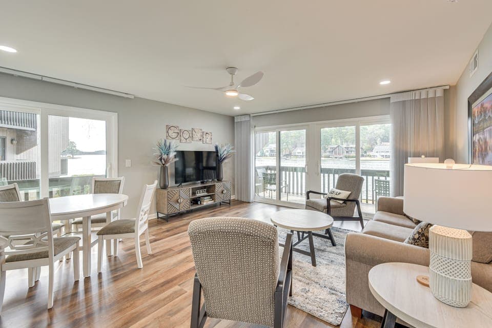 Pinehurst Vacation Rental | 2BR | 2BA | 950 Sq Ft | 3 Steps to Enter