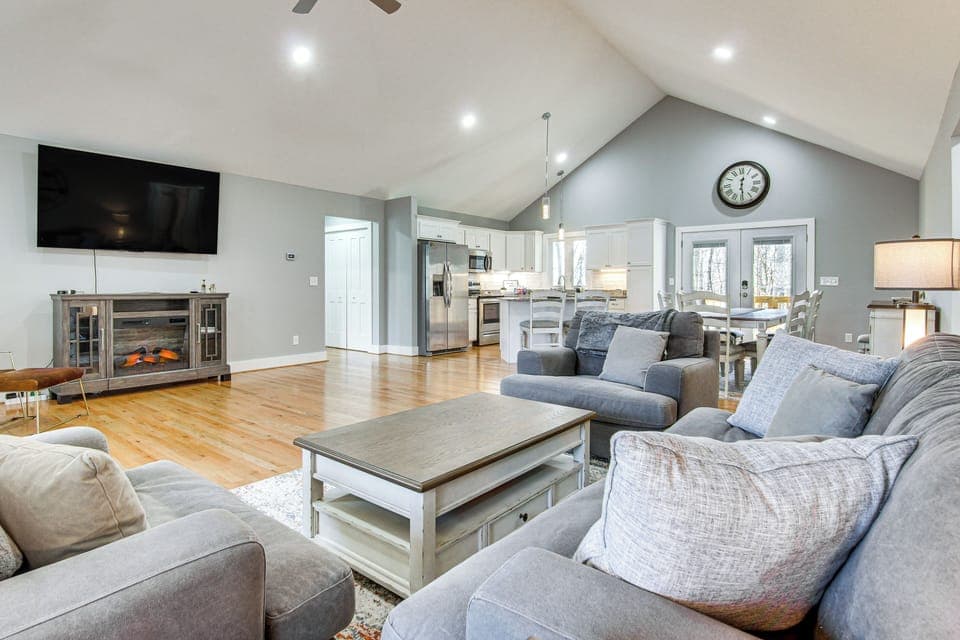 Maggie Valley Vacation Rental | 3BR | 2BA | 1,600 Sq Ft | Stairs Required