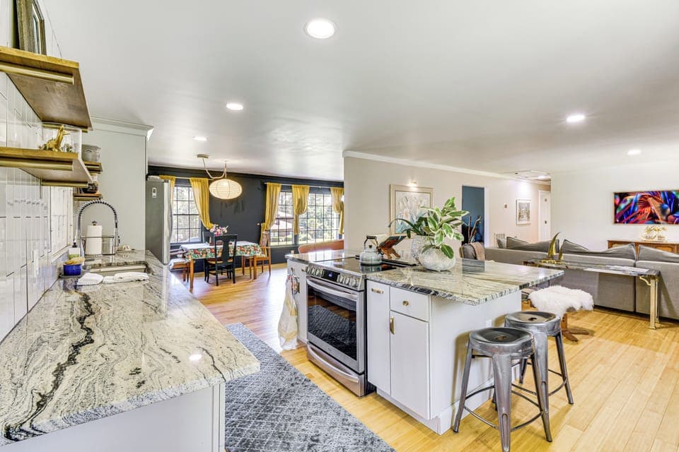 Salem Vacation Rental | 2BR | 2BA | 1,624 Sq Ft | 5 Steps to Enter