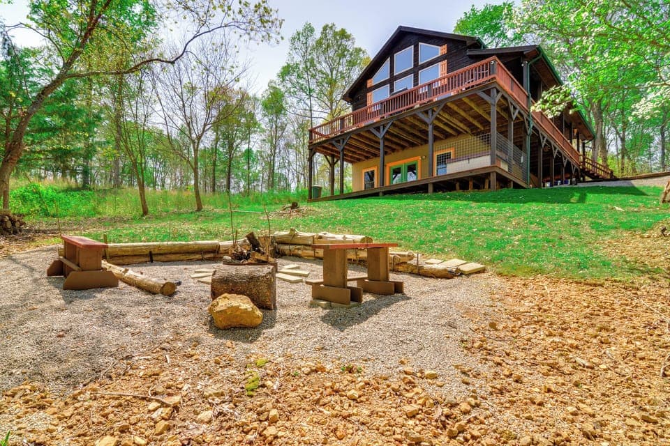 Byrdstown Vacation Rental | 4BR | 3BA | Stairs Required | 2,064 Sq Ft