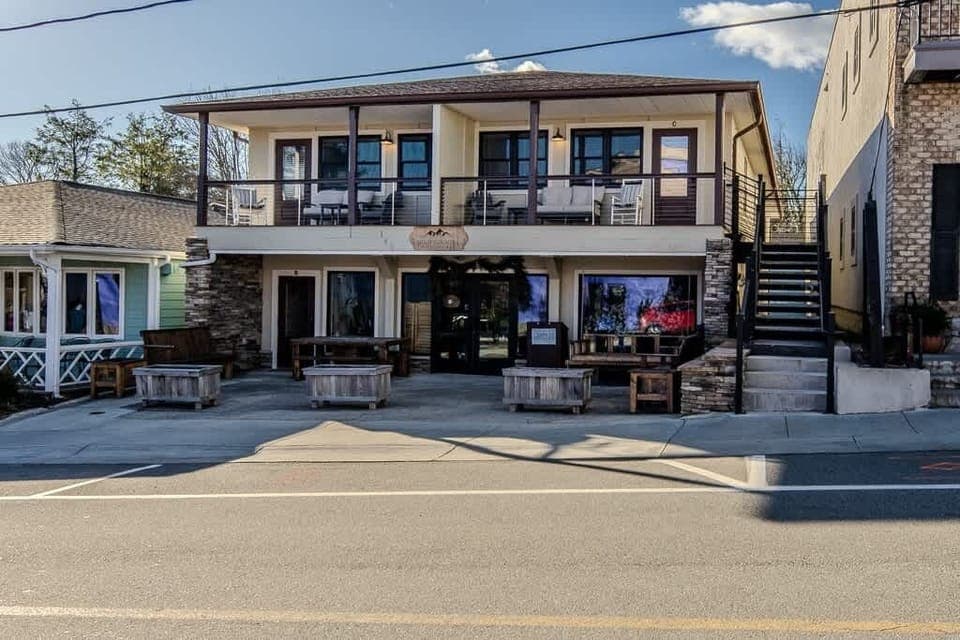 140 Sunset , retail below, apartments above