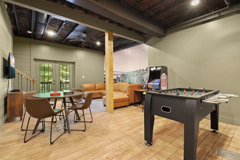 TV / Foosball
