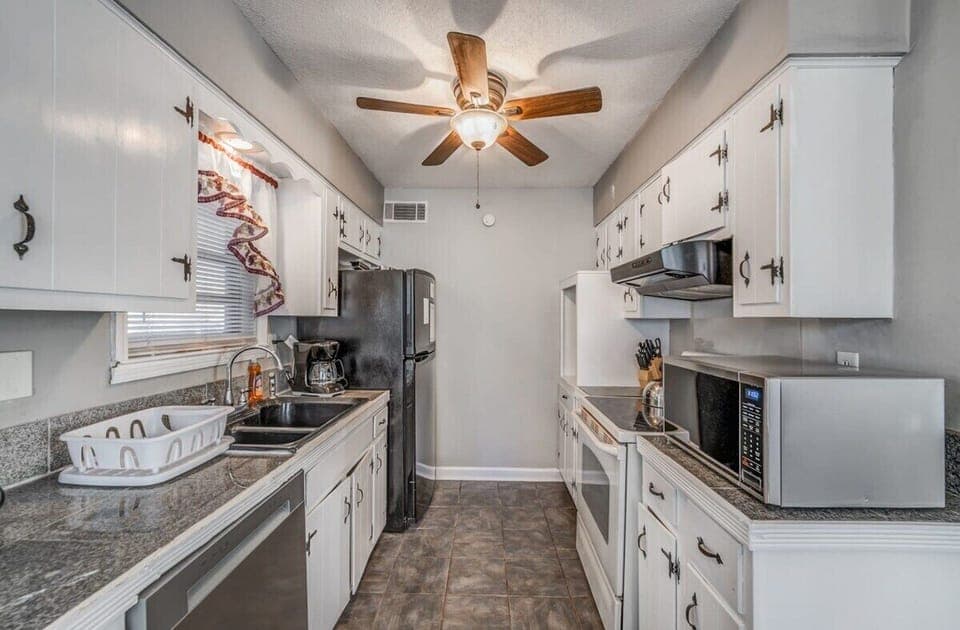 Fully-equipped kitchen