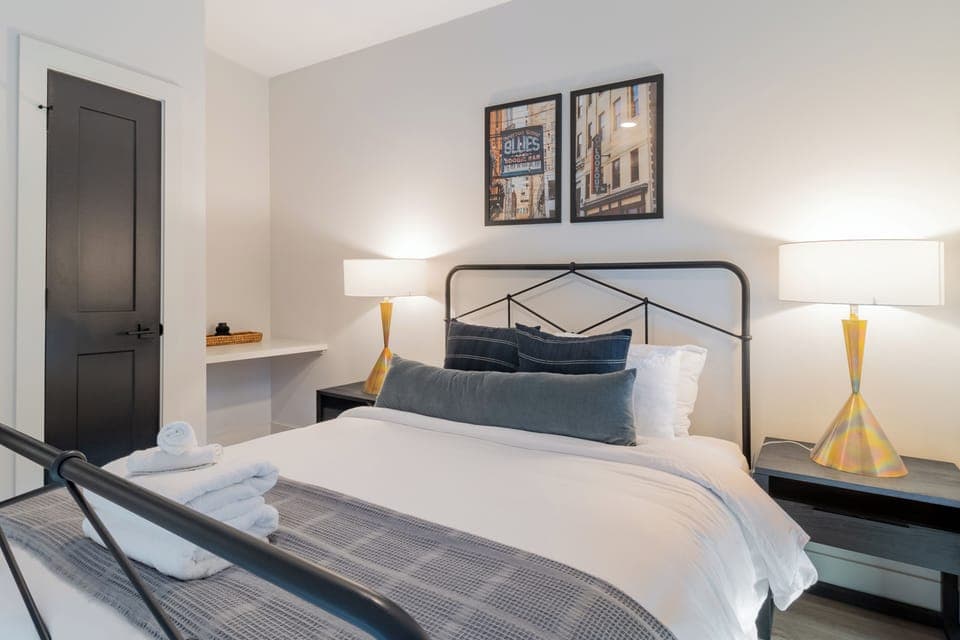Bedroom 2. (Astra)