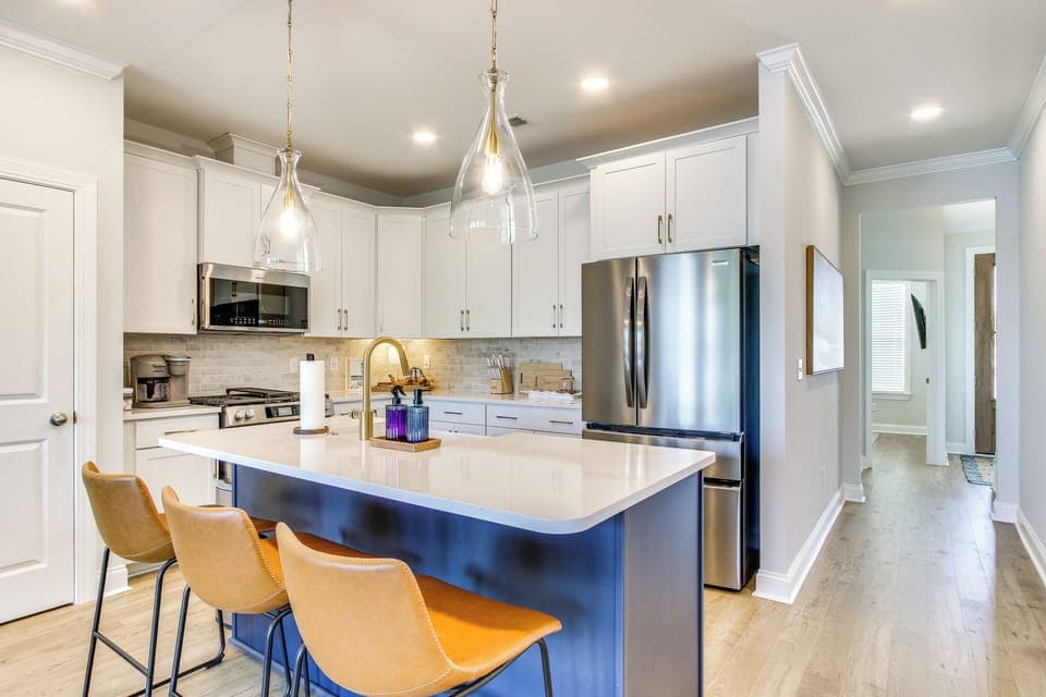 Kitchen | 1st Floor | Dual Drip/Keurig Coffee Maker