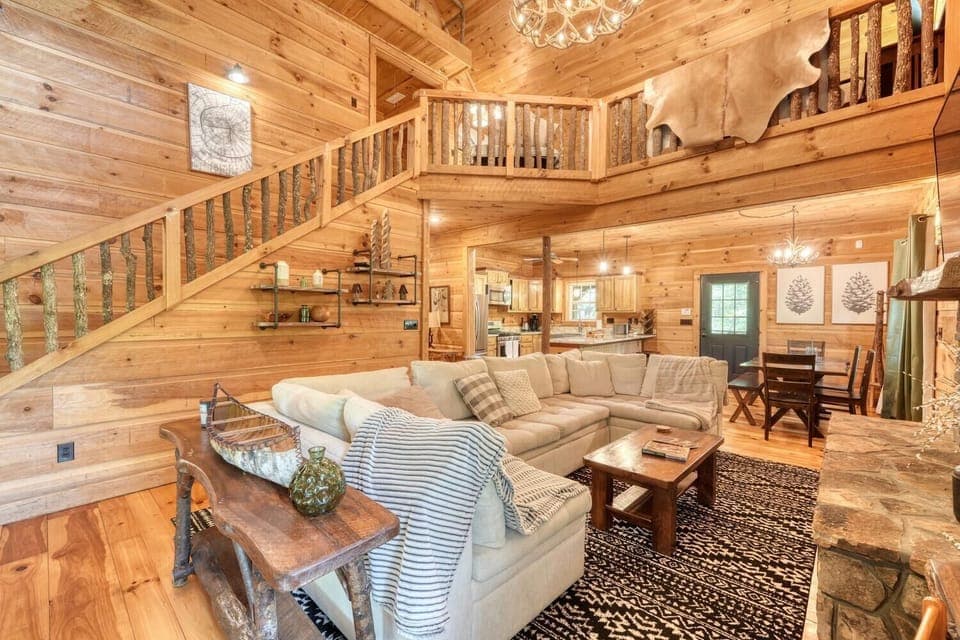 "The house was absolutely beautiful and exactly as described'-Ariana Nov2025 