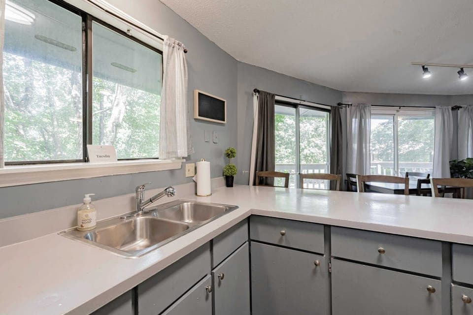 Kitchen sink