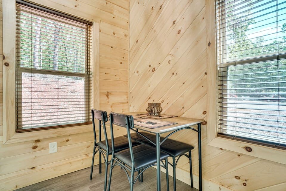 Dining Table | Dishware/Flatware | Main Floor